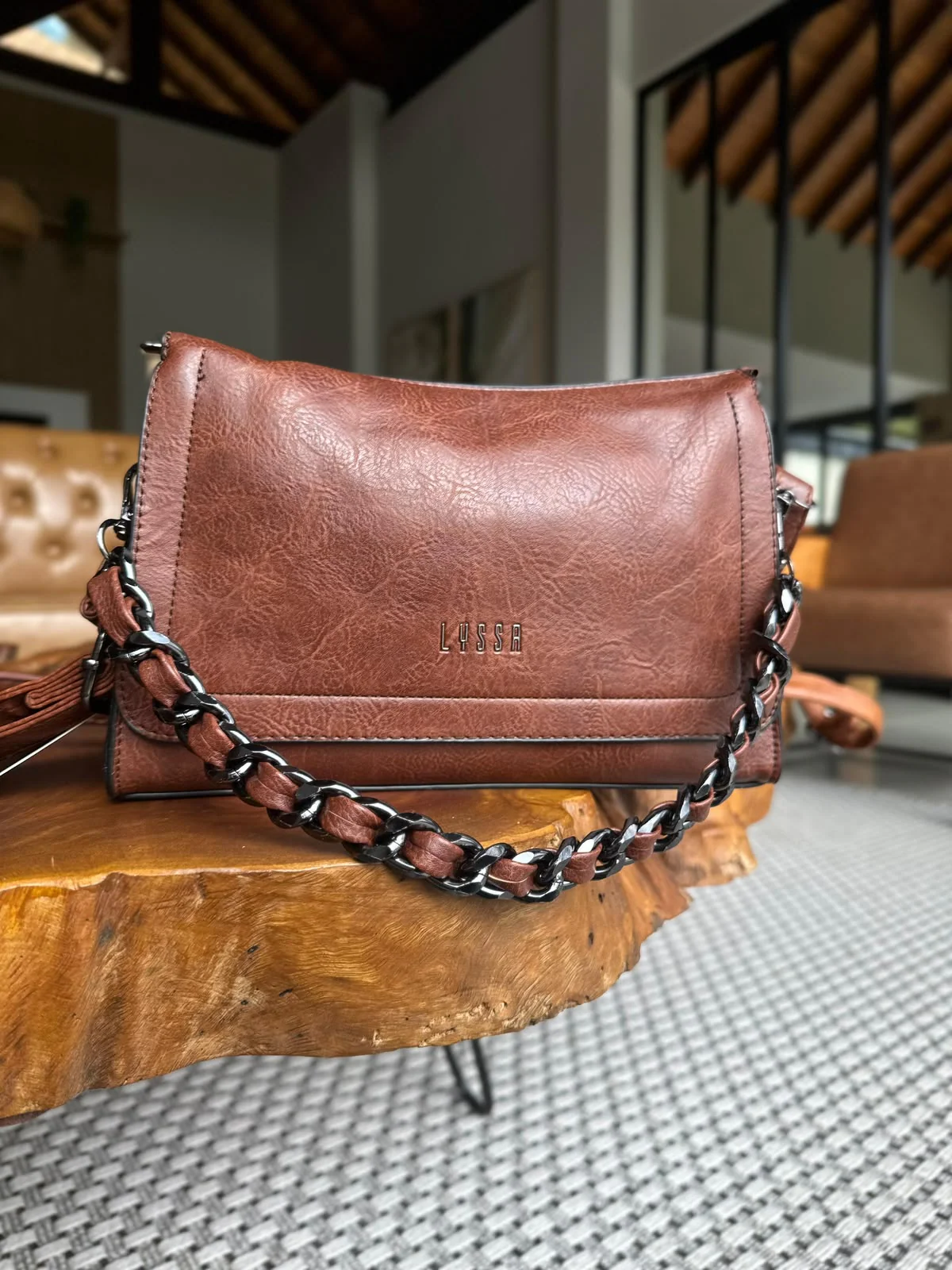 Bolsa Lyssa com Alça de Corrente